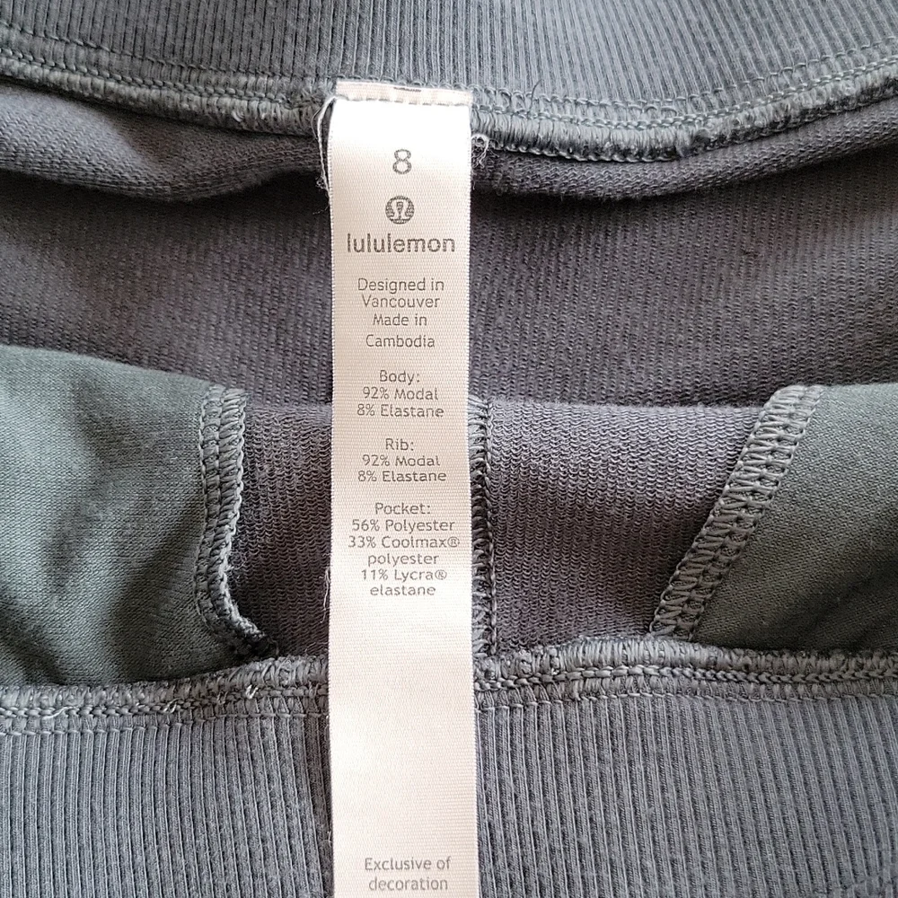 LULULEMON  ATHLETIC  WORK OUT PANTS - Picture 4 of 9